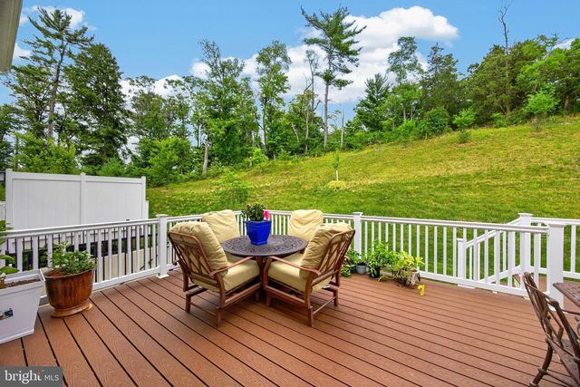 2235 POE LN, West Chester, PA 19380