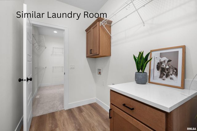 4718 WILLOW Circle, Davenport, IA 52806