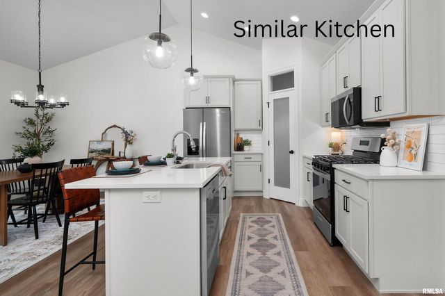 4718 WILLOW Circle, Davenport, IA 52806