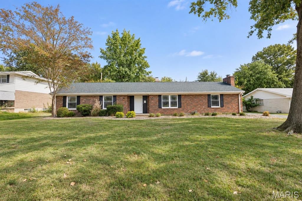 10 Tumbleweed Dr. Drive, Belleville, IL 62221