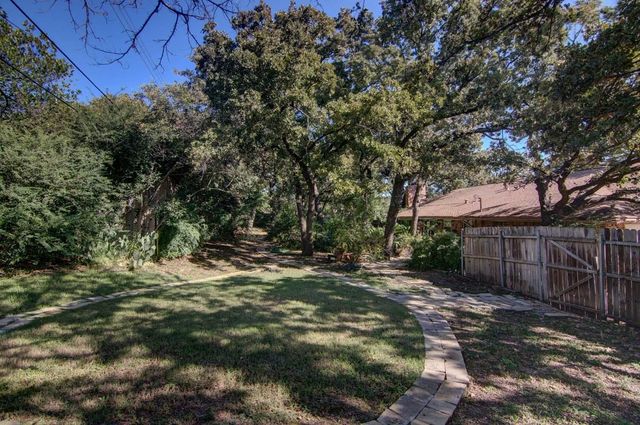 1202 Tanglewood Trail, Euless, TX 76040