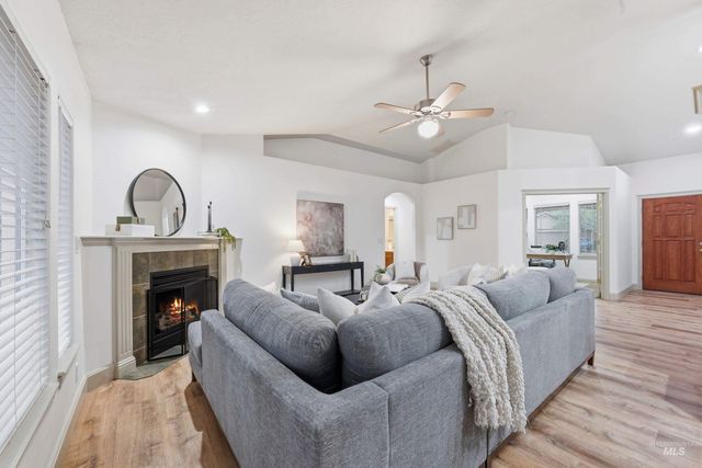 2095 E Celia Ct, Eagle, ID 83616