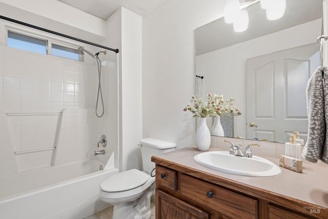 2095 E Celia Ct, Eagle, ID 83616