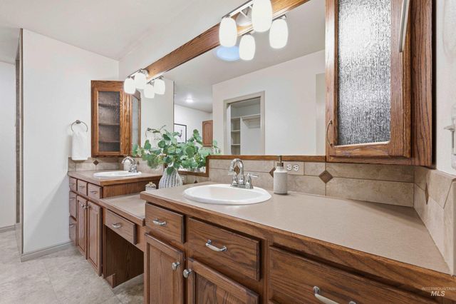 2095 E Celia Ct, Eagle, ID 83616