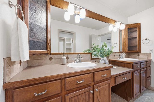 2095 E Celia Ct, Eagle, ID 83616