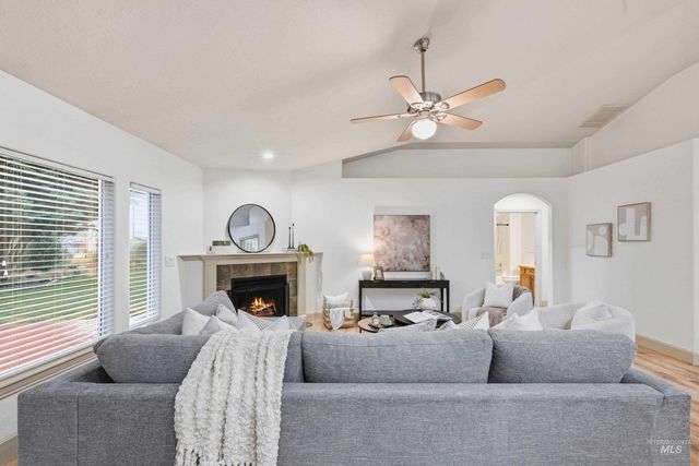 2095 E Celia Ct, Eagle, ID 83616