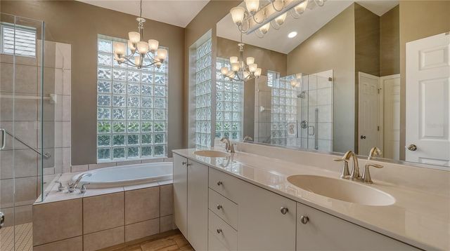 6519 OAKLAND HILLS DRIVE, Lakewood Ranch, FL 34202