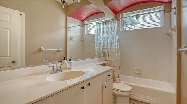 6519 OAKLAND HILLS DRIVE, Lakewood Ranch, FL 34202