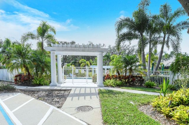 6519 OAKLAND HILLS DRIVE, Lakewood Ranch, FL 34202