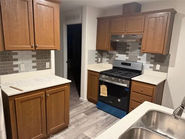 203 Duke 85, Santa Ana, CA 92704