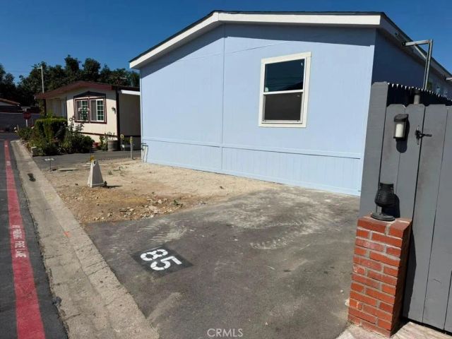 203 Duke 85, Santa Ana, CA 92704