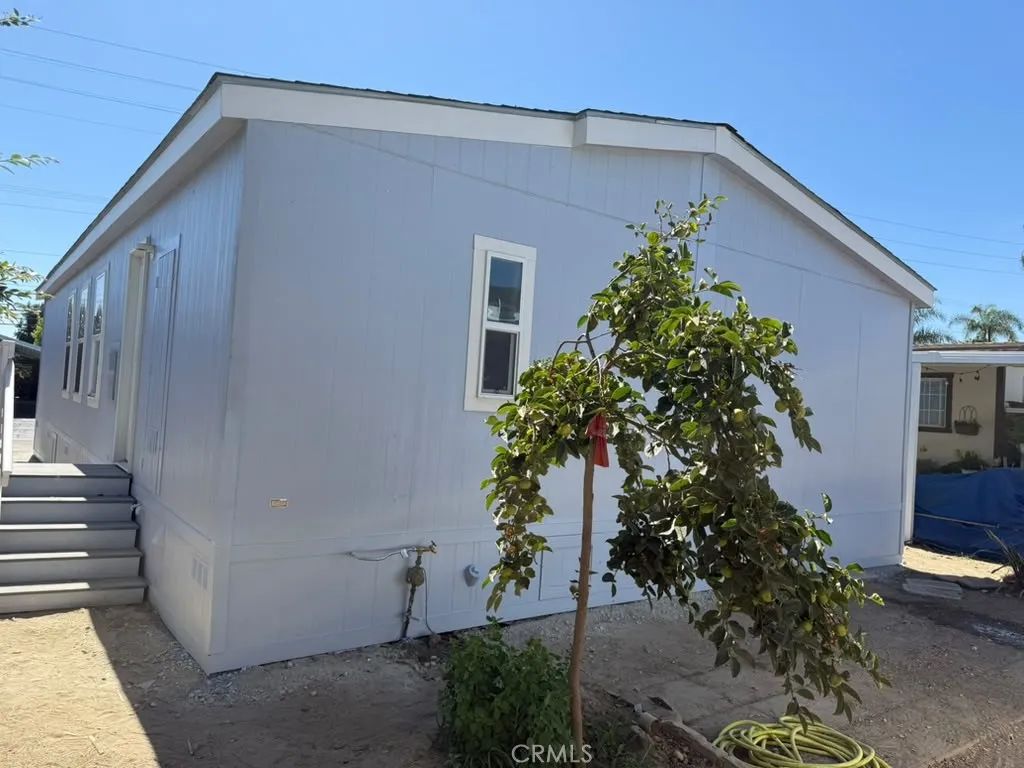 203 Duke 85, Santa Ana, CA 92704