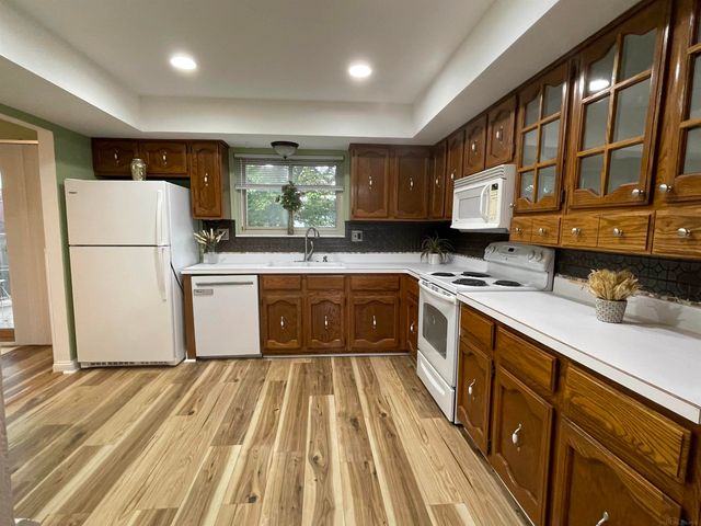 13742 Brookside Drive, Sterling Heights, MI 48313