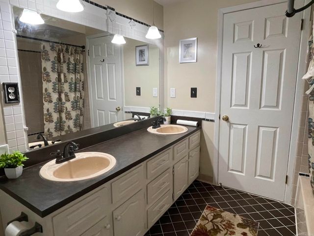 13742 Brookside Drive, Sterling Heights, MI 48313