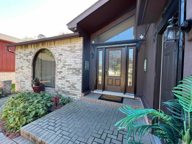 13742 Brookside Drive, Sterling Heights, MI 48313