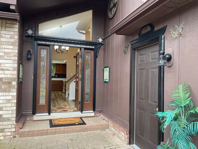 13742 Brookside Drive, Sterling Heights, MI 48313