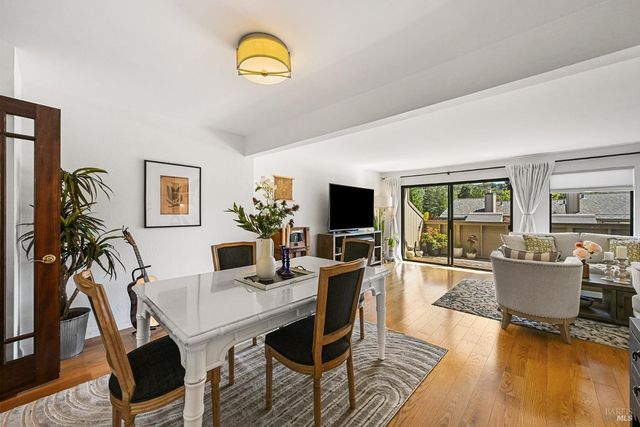 32 Mariposa Ln, Novato, CA 94947