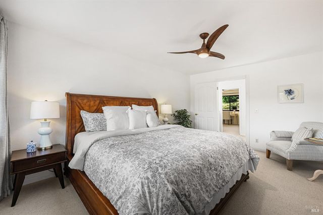 32 Mariposa Ln, Novato, CA 94947