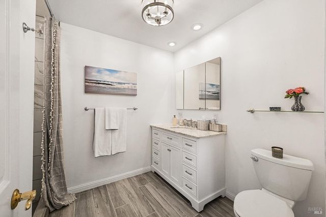 32 Mariposa Ln, Novato, CA 94947