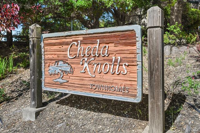 32 Mariposa Ln, Novato, CA 94947