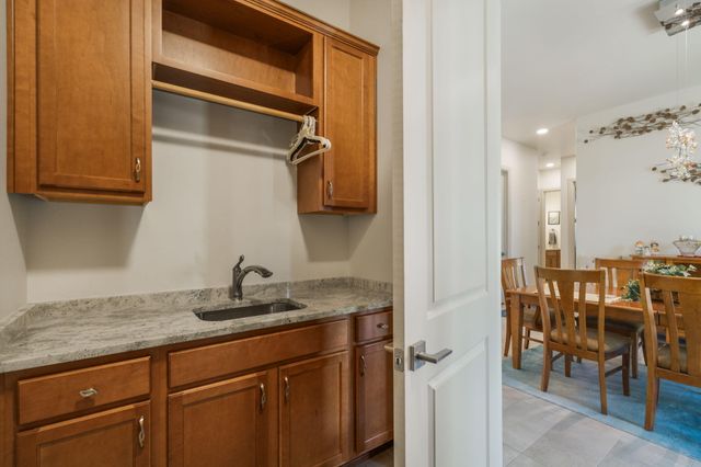 7738 Majesty Court NW, Albuquerque, NM 87107