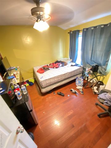 15818 85th Avenue, Jamaica Hills, NY 11432