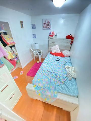 15818 85th Avenue, Jamaica Hills, NY 11432