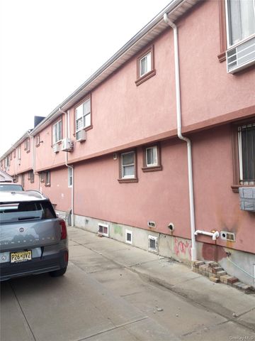 15818 85th Avenue, Jamaica Hills, NY 11432