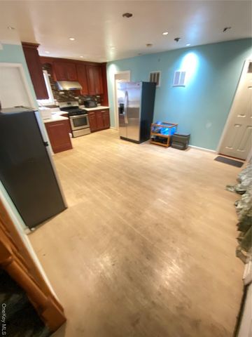 15818 85th Avenue, Jamaica Hills, NY 11432