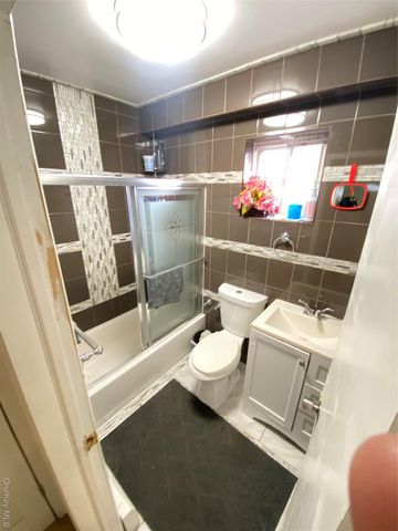 15818 85th Avenue, Jamaica Hills, NY 11432