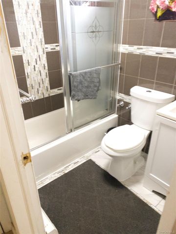 15818 85th Avenue, Jamaica Hills, NY 11432