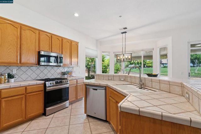 595 595 Pomona Dr, Brentwood, CA 94513