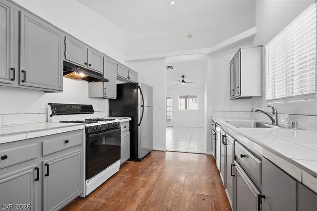 5437 Silent Path Way, North Las Vegas, NV 89031