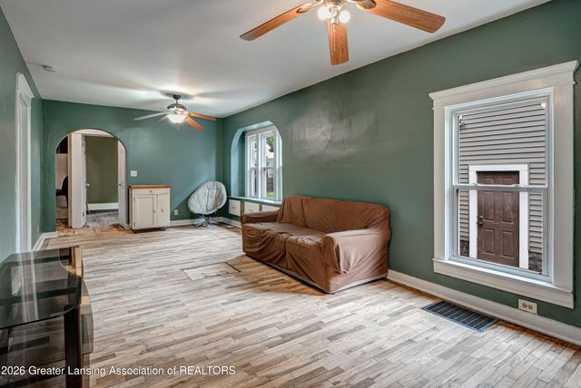 118 S Francis Avenue, Lansing, MI 48912