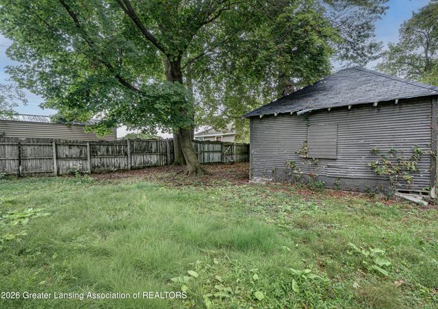 118 S Francis Avenue, Lansing, MI 48912