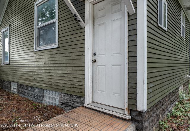 118 S Francis Avenue, Lansing, MI 48912