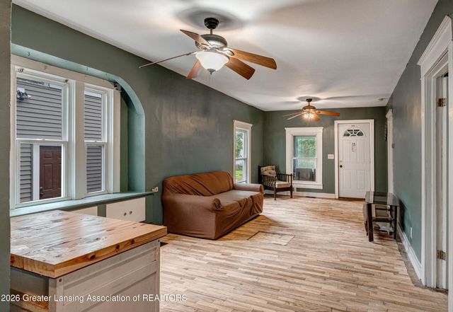 118 S Francis Avenue, Lansing, MI 48912