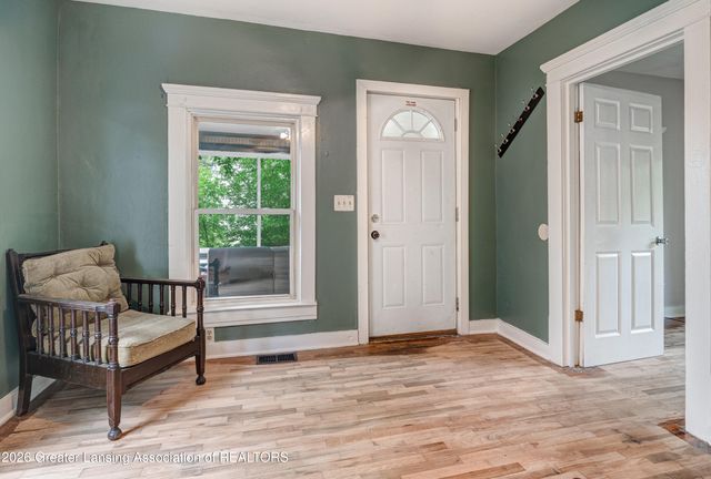 118 S Francis Avenue, Lansing, MI 48912
