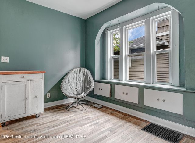 118 S Francis Avenue, Lansing, MI 48912