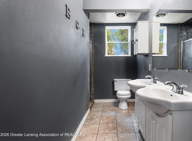 118 S Francis Avenue, Lansing, MI 48912