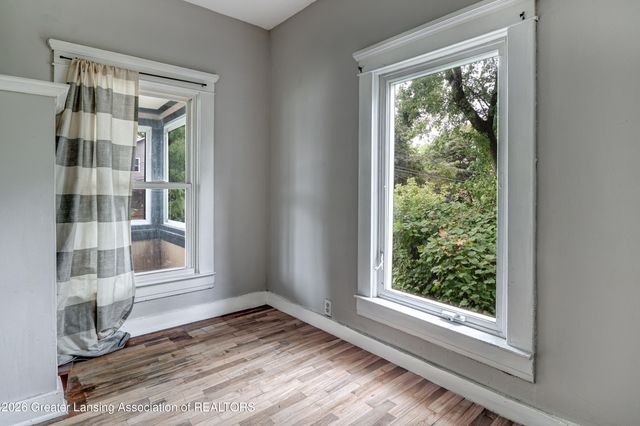 118 S Francis Avenue, Lansing, MI 48912