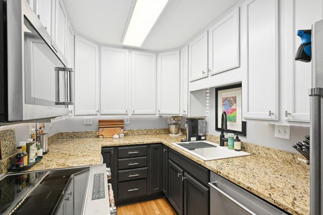 2700 44th Street W 113, Minneapolis, MN 55410