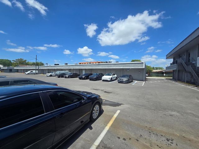 6120 NW 11th Street 10-2, Sunrise, FL 33313