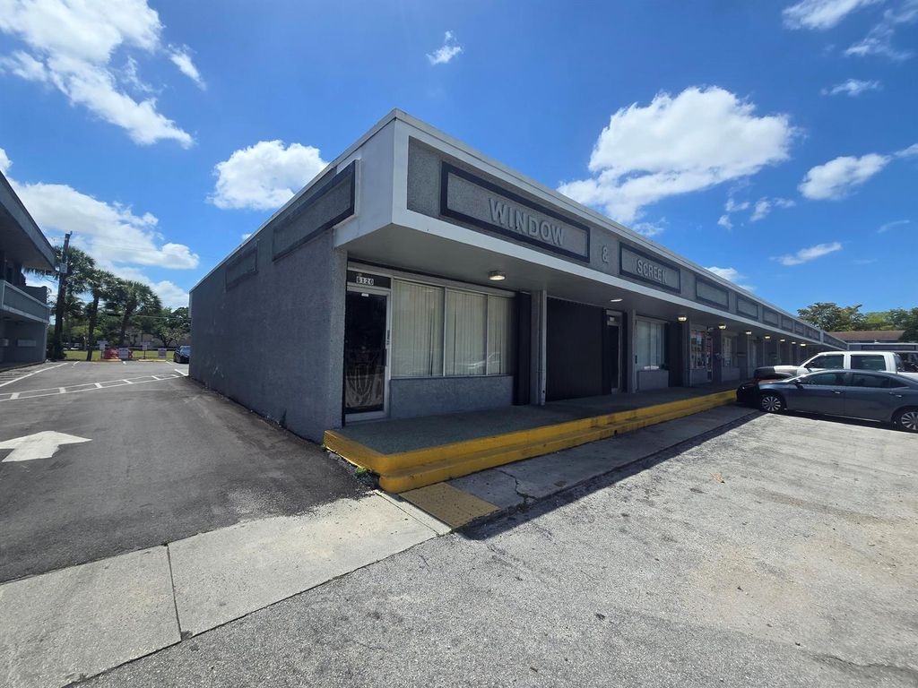 6120 NW 11th Street 10-2, Sunrise, FL 33313