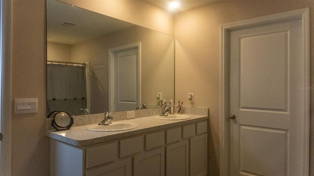 7819 SAIL CLOVER LANE, Zephyrhills, FL 33540