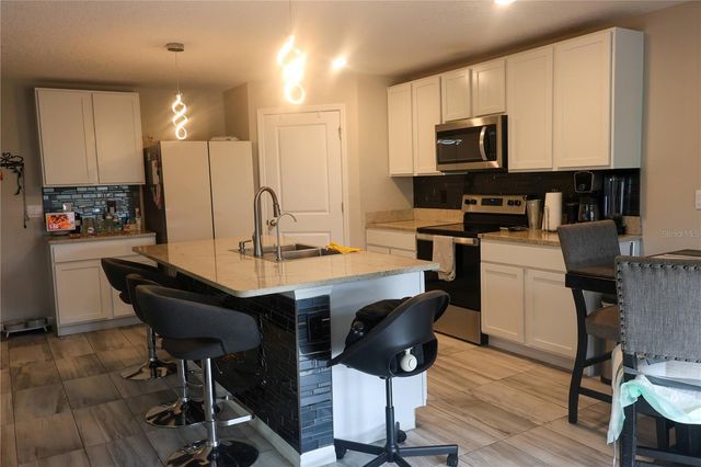 7819 SAIL CLOVER LANE, Zephyrhills, FL 33540