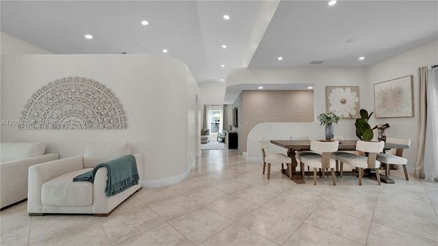 10602 NW 49th Place, Coral Springs, FL 33076
