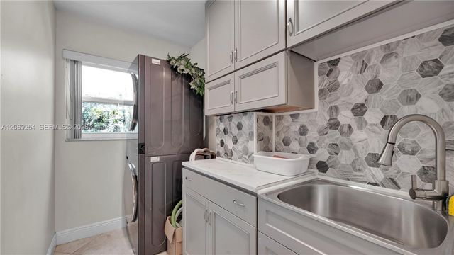 10602 NW 49th Place, Coral Springs, FL 33076