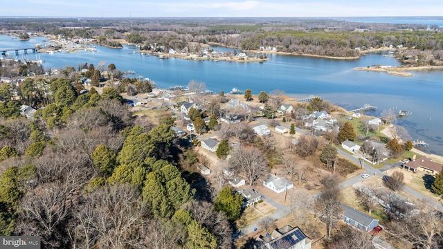 18323 OAKLAND DR, Cobb Island, MD 20625