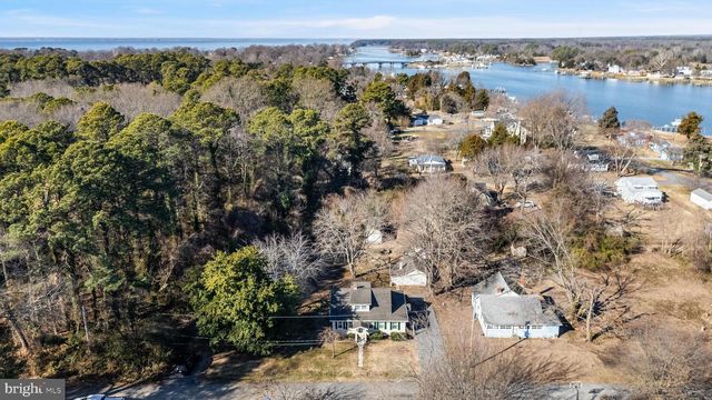 18323 OAKLAND DR, Cobb Island, MD 20625
